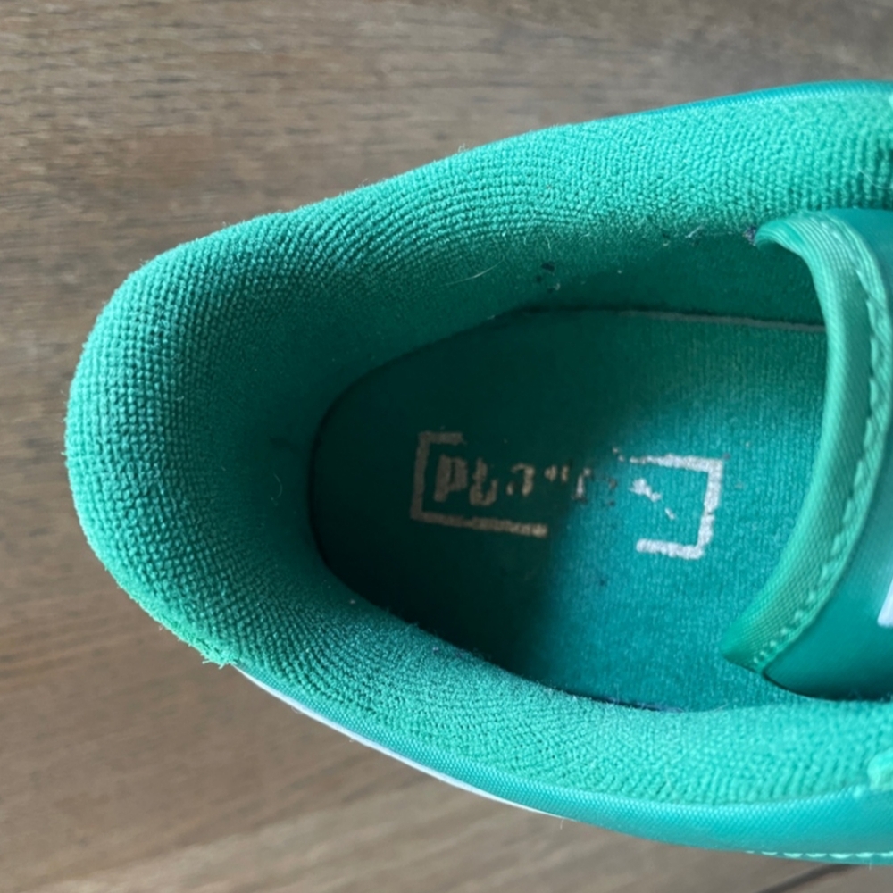 Green Suede Puma Sneakers - Picture 7 of 7